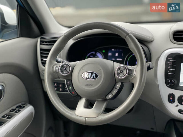 Синий Киа Soul EV, объемом двигателя 0 л и пробегом 88 тыс. км за 10700 $, фото 39 на Automoto.ua