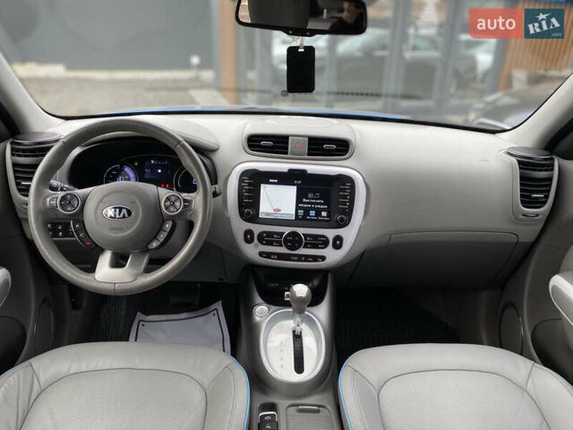 Синий Киа Soul EV, объемом двигателя 0 л и пробегом 88 тыс. км за 10700 $, фото 43 на Automoto.ua