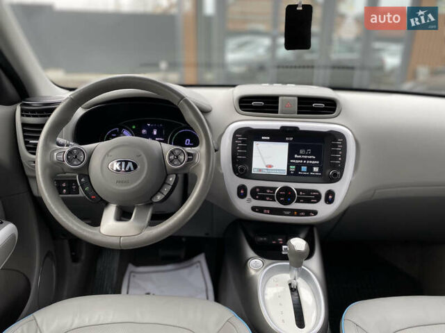 Синий Киа Soul EV, объемом двигателя 0 л и пробегом 88 тыс. км за 10700 $, фото 51 на Automoto.ua