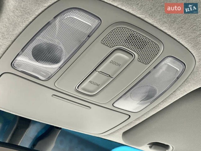 Синий Киа Soul EV, объемом двигателя 0 л и пробегом 88 тыс. км за 10700 $, фото 53 на Automoto.ua