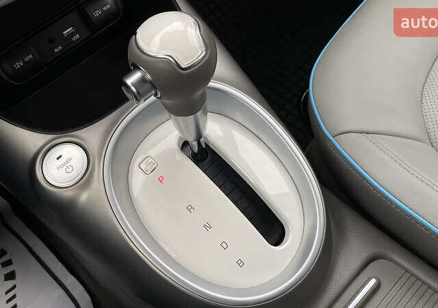 Синий Киа Soul EV, объемом двигателя 0 л и пробегом 88 тыс. км за 10700 $, фото 70 на Automoto.ua