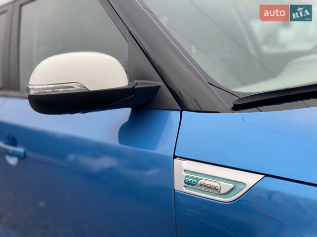 Синий Киа Soul EV, объемом двигателя 0 л и пробегом 88 тыс. км за 10700 $, фото 13 на Automoto.ua