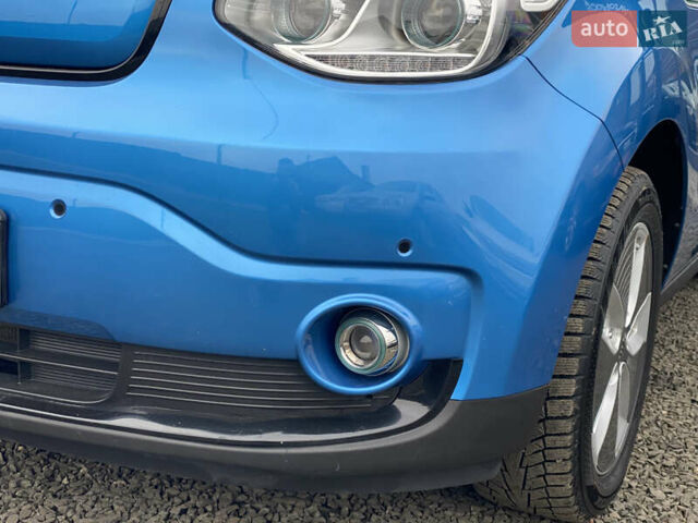Синий Киа Soul EV, объемом двигателя 0 л и пробегом 88 тыс. км за 10700 $, фото 8 на Automoto.ua