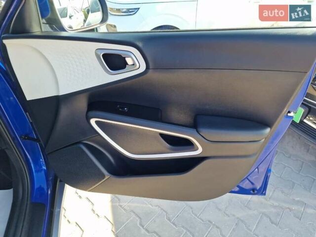Синий Киа Soul EV, объемом двигателя 0 л и пробегом 26 тыс. км за 17900 $, фото 37 на Automoto.ua