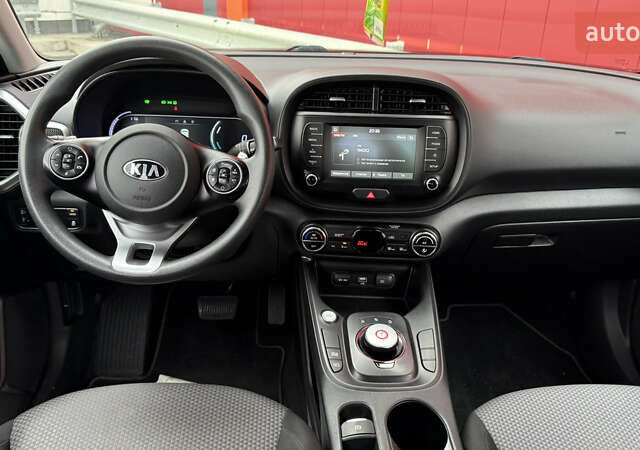 Синий Киа Soul EV, объемом двигателя 0 л и пробегом 26 тыс. км за 18900 $, фото 57 на Automoto.ua