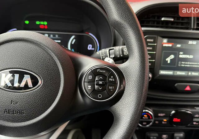 Синий Киа Soul EV, объемом двигателя 0 л и пробегом 26 тыс. км за 18900 $, фото 25 на Automoto.ua