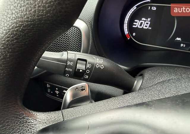 Синий Киа Soul EV, объемом двигателя 0 л и пробегом 26 тыс. км за 18900 $, фото 27 на Automoto.ua