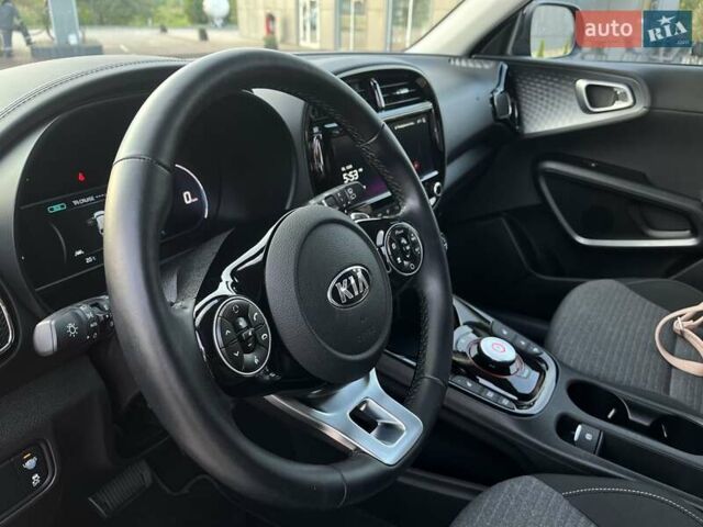 Синій Кіа Soul EV, об'ємом двигуна 0 л та пробігом 59 тис. км за 18999 $, фото 37 на Automoto.ua