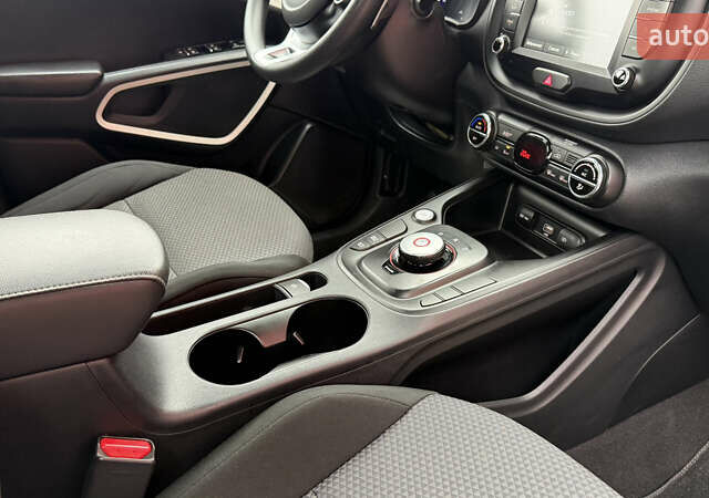 Синий Киа Soul EV, объемом двигателя 0 л и пробегом 26 тыс. км за 18900 $, фото 55 на Automoto.ua