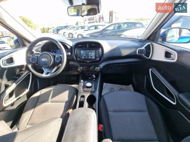 Синий Киа Soul EV, объемом двигателя 0 л и пробегом 26 тыс. км за 17900 $, фото 23 на Automoto.ua