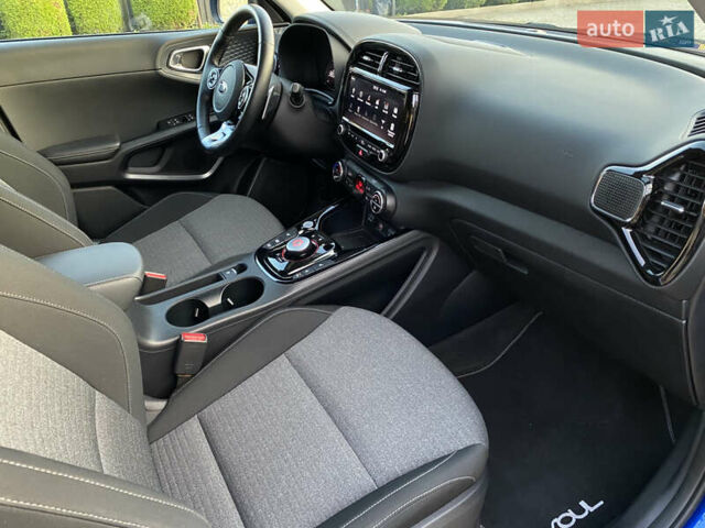 Синий Киа Soul EV, объемом двигателя 0 л и пробегом 47 тыс. км за 19299 $, фото 44 на Automoto.ua