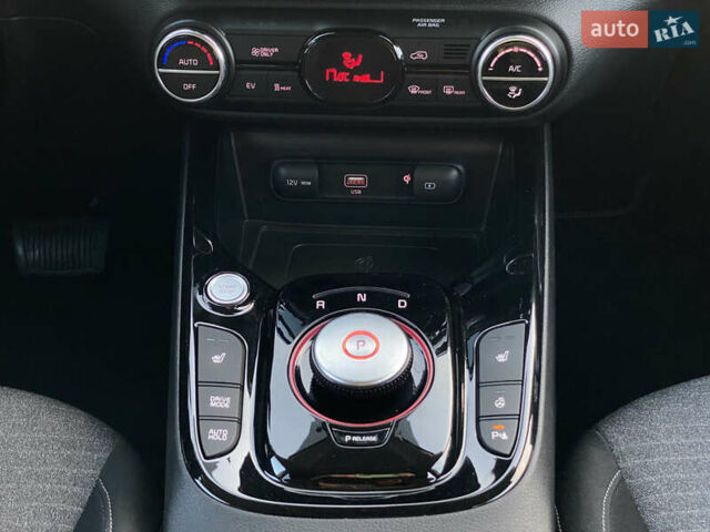 Синий Киа Soul EV, объемом двигателя 0 л и пробегом 47 тыс. км за 19299 $, фото 42 на Automoto.ua