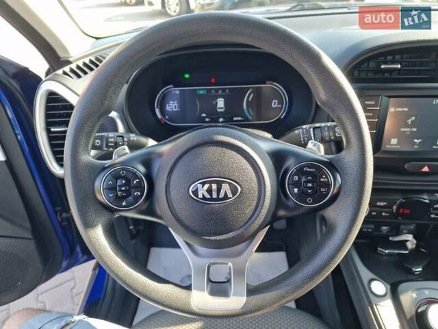 Синий Киа Soul EV, объемом двигателя 0 л и пробегом 26 тыс. км за 17900 $, фото 22 на Automoto.ua