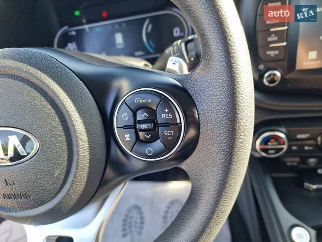 Синий Киа Soul EV, объемом двигателя 0 л и пробегом 26 тыс. км за 17900 $, фото 27 на Automoto.ua