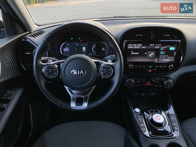 Синий Киа Soul EV, объемом двигателя 0 л и пробегом 47 тыс. км за 19299 $, фото 38 на Automoto.ua