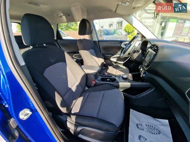 Синий Киа Soul EV, объемом двигателя 0 л и пробегом 26 тыс. км за 17900 $, фото 38 на Automoto.ua