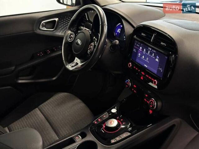 Синій Кіа Soul EV, об'ємом двигуна 0 л та пробігом 34 тис. км за 16900 $, фото 30 на Automoto.ua
