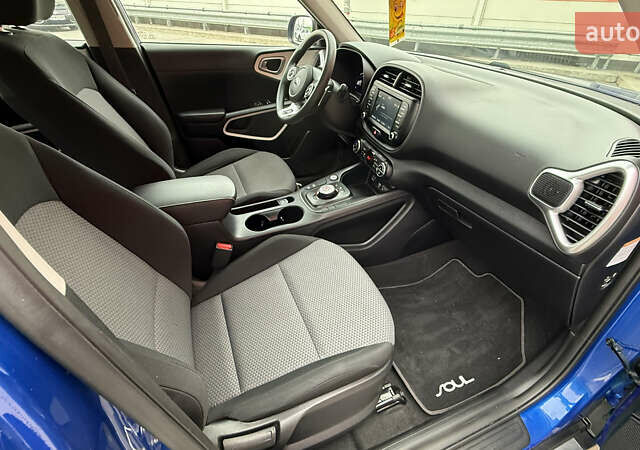 Синий Киа Soul EV, объемом двигателя 0 л и пробегом 26 тыс. км за 18900 $, фото 52 на Automoto.ua