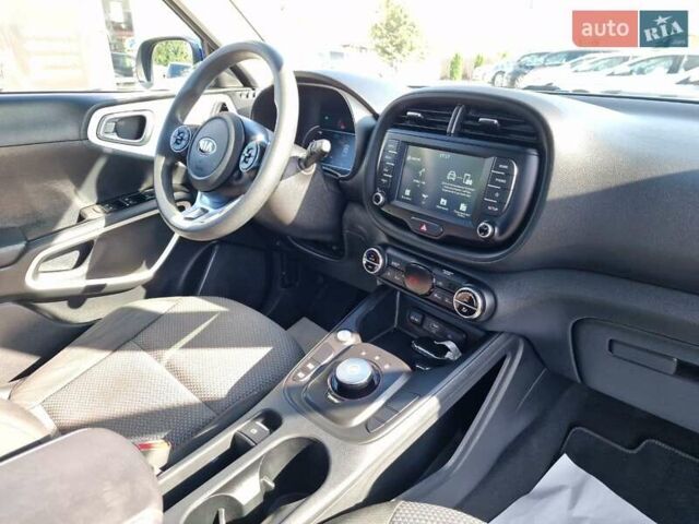 Синий Киа Soul EV, объемом двигателя 0 л и пробегом 26 тыс. км за 17900 $, фото 40 на Automoto.ua