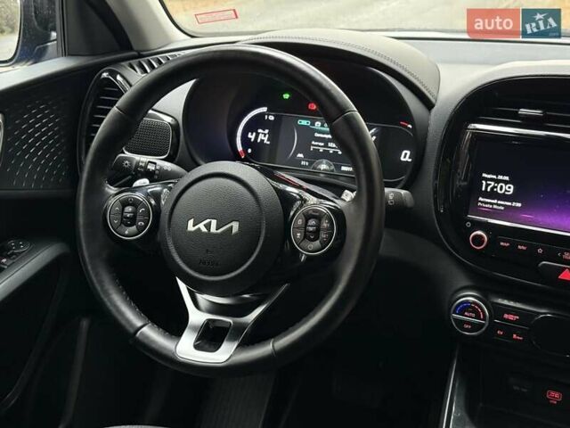 Синій Кіа Soul EV, об'ємом двигуна 0 л та пробігом 39 тис. км за 19499 $, фото 58 на Automoto.ua