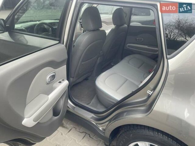 Зеленый Киа Soul EV, объемом двигателя 0 л и пробегом 115 тыс. км за 7600 $, фото 21 на Automoto.ua