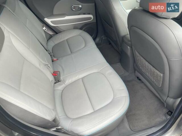 Зеленый Киа Soul EV, объемом двигателя 0 л и пробегом 115 тыс. км за 7600 $, фото 17 на Automoto.ua