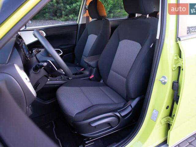 Зеленый Киа Soul EV, объемом двигателя 0 л и пробегом 25 тыс. км за 14950 $, фото 26 на Automoto.ua