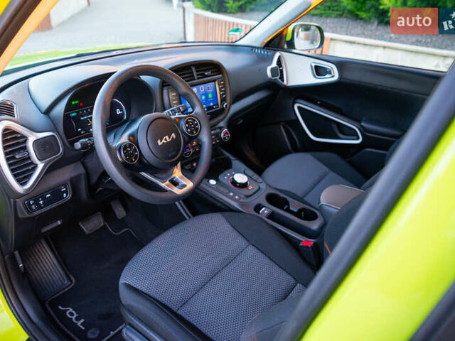 Зеленый Киа Soul EV, объемом двигателя 0 л и пробегом 25 тыс. км за 14950 $, фото 27 на Automoto.ua