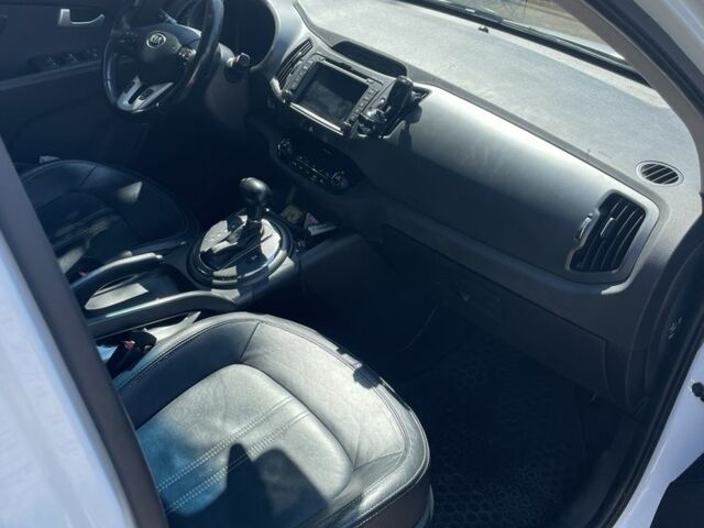 Белый Киа Sportage, объемом двигателя 2 л и пробегом 193 тыс. км за 14500 $, фото 2 на Automoto.ua