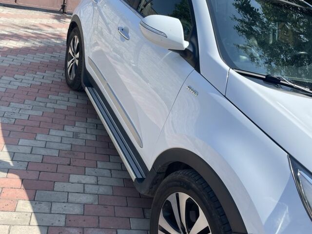 Белый Киа Sportage, объемом двигателя 2 л и пробегом 193 тыс. км за 14500 $, фото 1 на Automoto.ua
