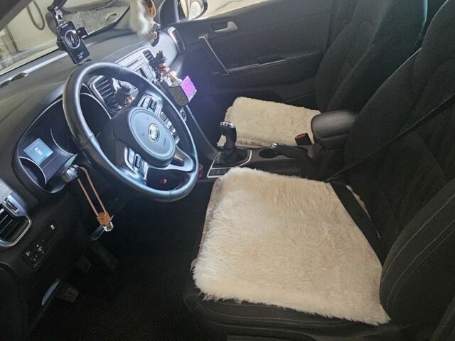 Белый Киа Sportage, объемом двигателя 1.7 л и пробегом 165 тыс. км за 14500 $, фото 3 на Automoto.ua