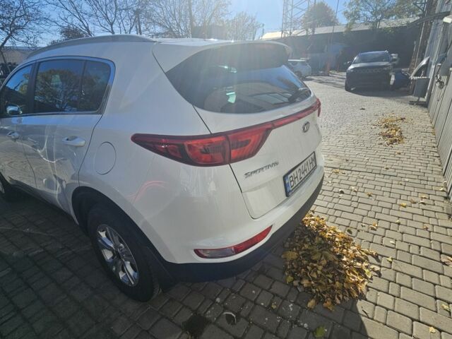 Белый Киа Sportage, объемом двигателя 1.7 л и пробегом 165 тыс. км за 14500 $, фото 2 на Automoto.ua