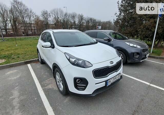 Белый Киа Sportage, объемом двигателя 1.7 л и пробегом 50 тыс. км за 19700 $, фото 4 на Automoto.ua