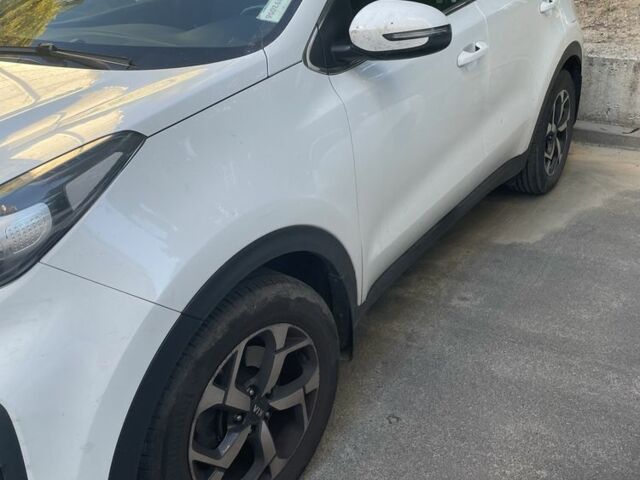 Білий Кіа Sportage, об'ємом двигуна 1.6 л та пробігом 54 тис. км за 20000 $, фото 3 на Automoto.ua