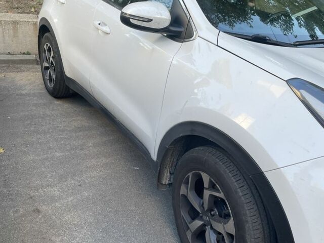Білий Кіа Sportage, об'ємом двигуна 1.6 л та пробігом 54 тис. км за 20000 $, фото 2 на Automoto.ua