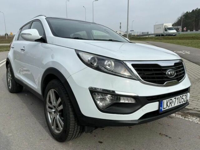 Білий Кіа Sportage, об'ємом двигуна 2 л та пробігом 216 тис. км за 8000 $, фото 5 на Automoto.ua