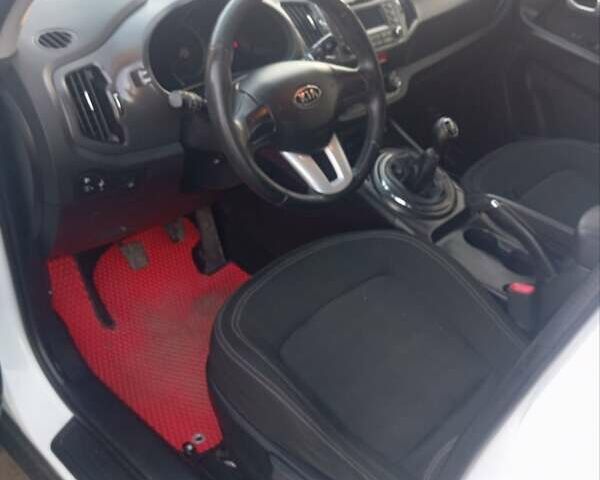 Белый Киа Sportage, объемом двигателя 2 л и пробегом 160 тыс. км за 10500 $, фото 15 на Automoto.ua