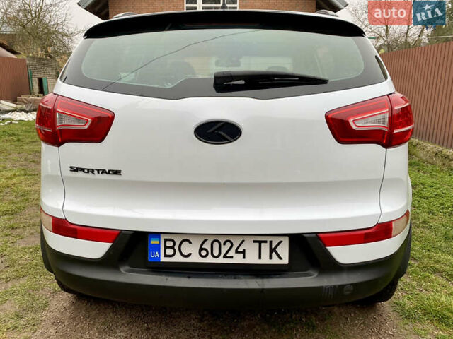 Белый Киа Sportage, объемом двигателя 2 л и пробегом 244 тыс. км за 9990 $, фото 4 на Automoto.ua