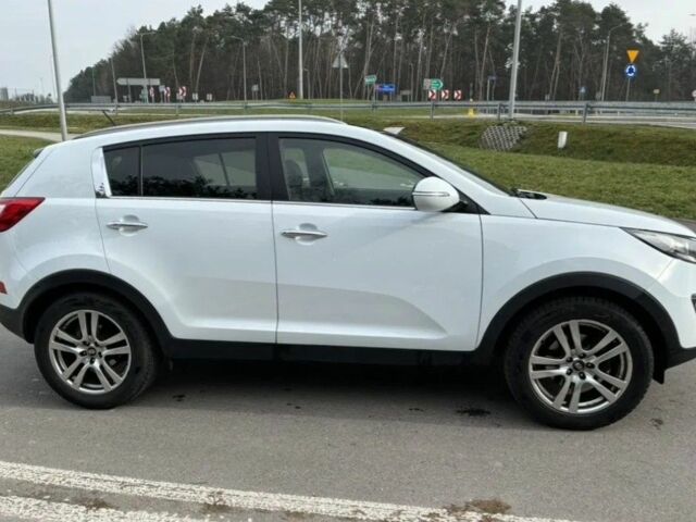 Белый Киа Sportage, объемом двигателя 2 л и пробегом 216 тыс. км за 8000 $, фото 6 на Automoto.ua