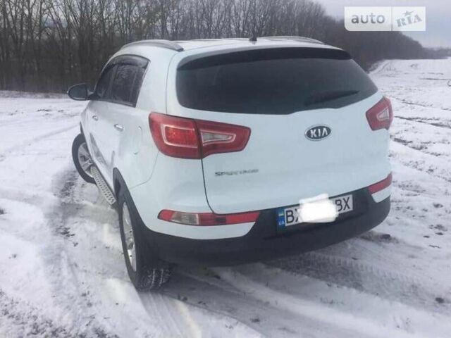 Белый Киа Sportage, объемом двигателя 0 л и пробегом 160 тыс. км за 12500 $, фото 2 на Automoto.ua