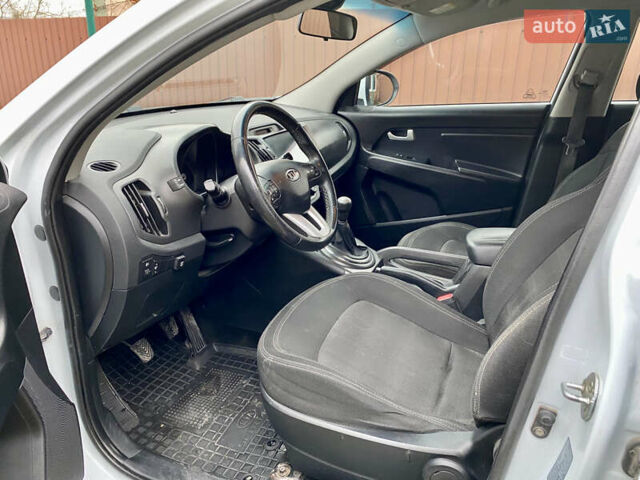 Белый Киа Sportage, объемом двигателя 2 л и пробегом 244 тыс. км за 9990 $, фото 6 на Automoto.ua