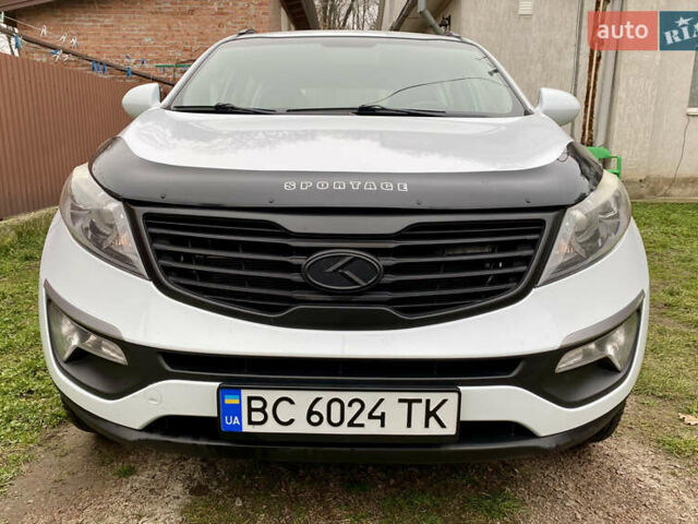 Белый Киа Sportage, объемом двигателя 2 л и пробегом 244 тыс. км за 9990 $, фото 3 на Automoto.ua