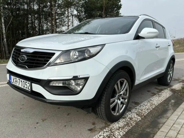 Білий Кіа Sportage, об'ємом двигуна 2 л та пробігом 216 тис. км за 8000 $, фото 1 на Automoto.ua