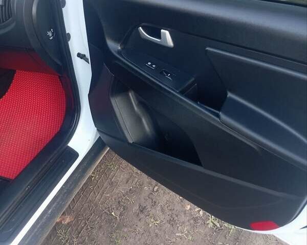 Белый Киа Sportage, объемом двигателя 2 л и пробегом 160 тыс. км за 10500 $, фото 20 на Automoto.ua