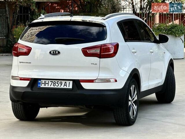 Білий Кіа Sportage, об'ємом двигуна 2 л та пробігом 165 тис. км за 13999 $, фото 5 на Automoto.ua