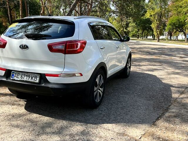 Білий Кіа Sportage, об'ємом двигуна 2 л та пробігом 183 тис. км за 12400 $, фото 1 на Automoto.ua