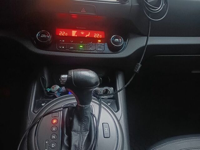 Білий Кіа Sportage, об'ємом двигуна 2 л та пробігом 3 тис. км за 13500 $, фото 6 на Automoto.ua