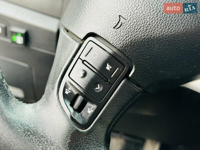 Белый Киа Sportage, объемом двигателя 2 л и пробегом 225 тыс. км за 12400 $, фото 29 на Automoto.ua