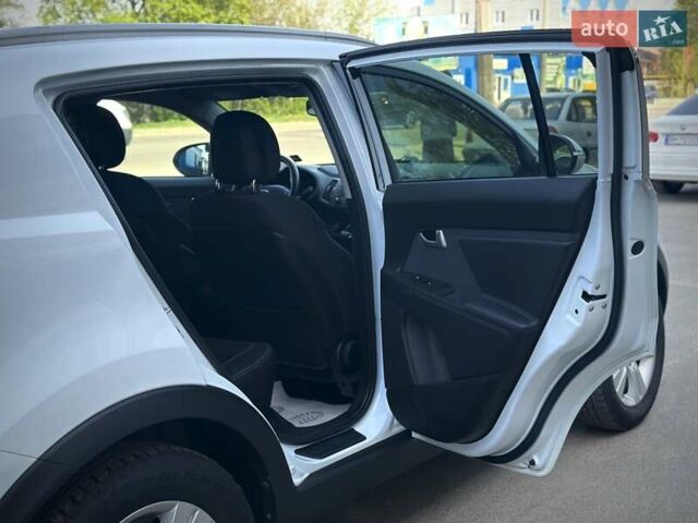 Кіа Sportage 2011 у Сумах на Automoto.ua Білий Кіа Sportage, об'ємом двигуна 1.7 л та пробігом 228 тис. км за 13700 $, фото 82 на Automoto.ua