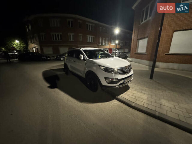 Білий Кіа Sportage, об'ємом двигуна 1.99 л та пробігом 165 тис. км за 14039 $, фото 1 на Automoto.ua